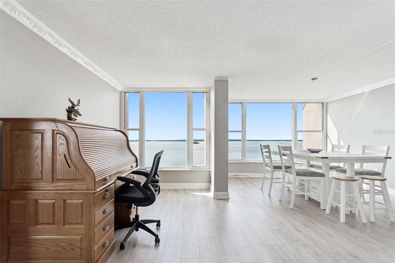 Image 8 of 66 For 634 Edgewater Drive 844