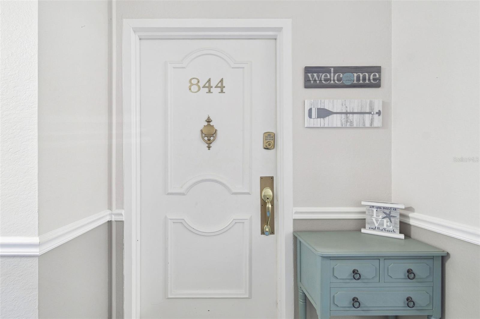 Image 9 of 66 For 634 Edgewater Drive 844