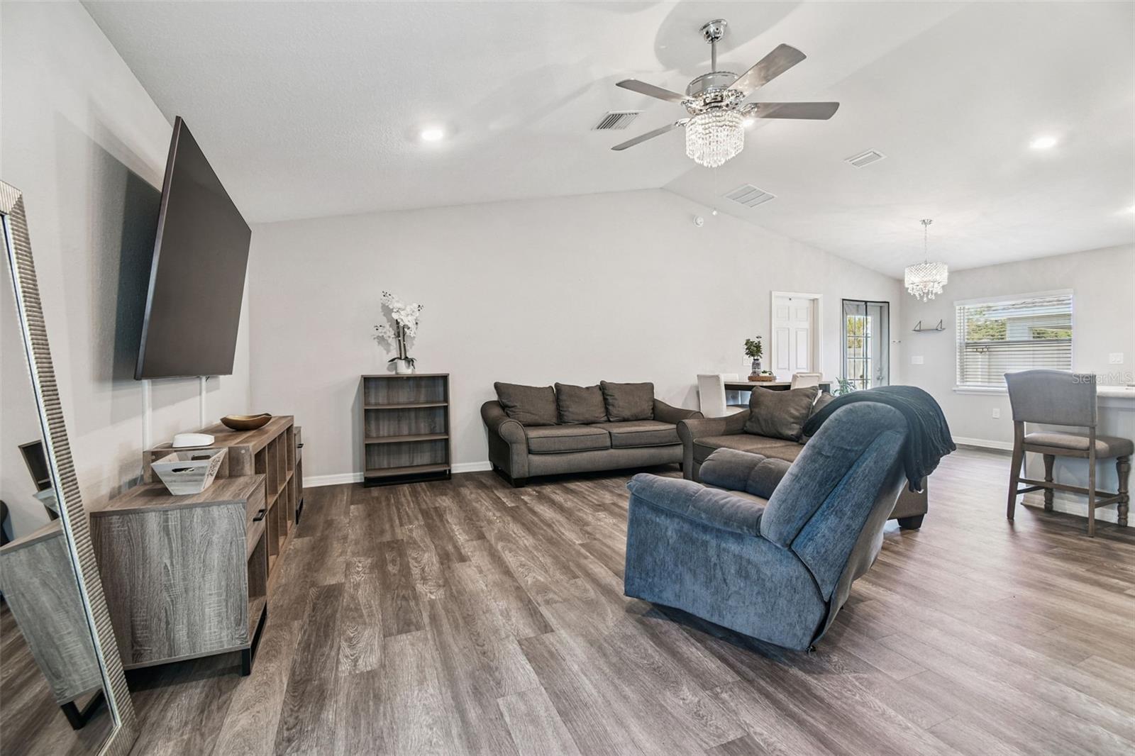 Image 10 of 74 For 114 Eagle Summit Drive