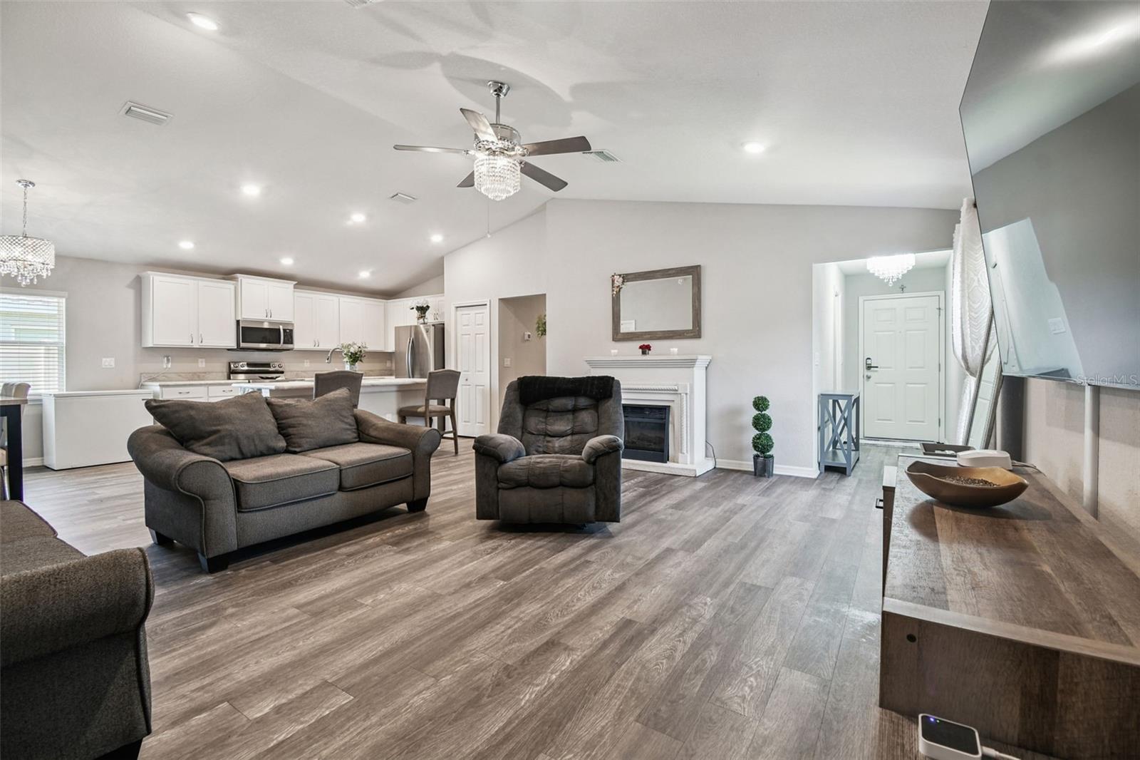 Image 11 of 74 For 114 Eagle Summit Drive