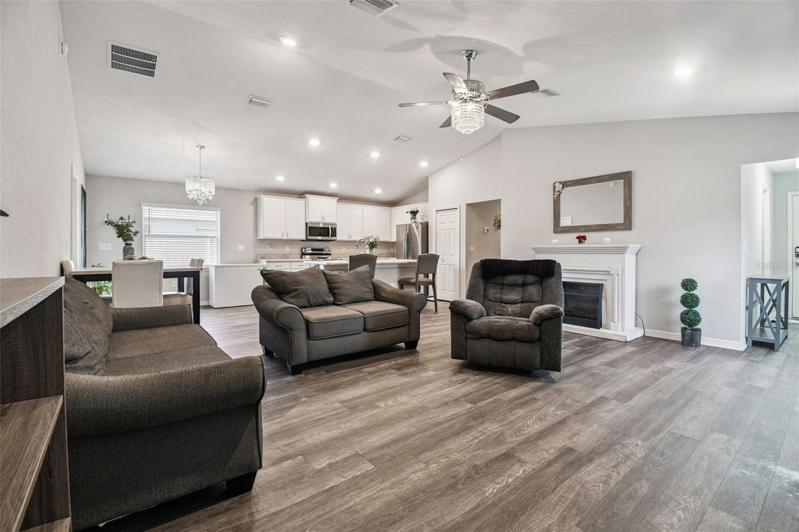 Image 12 of 74 For 114 Eagle Summit Drive