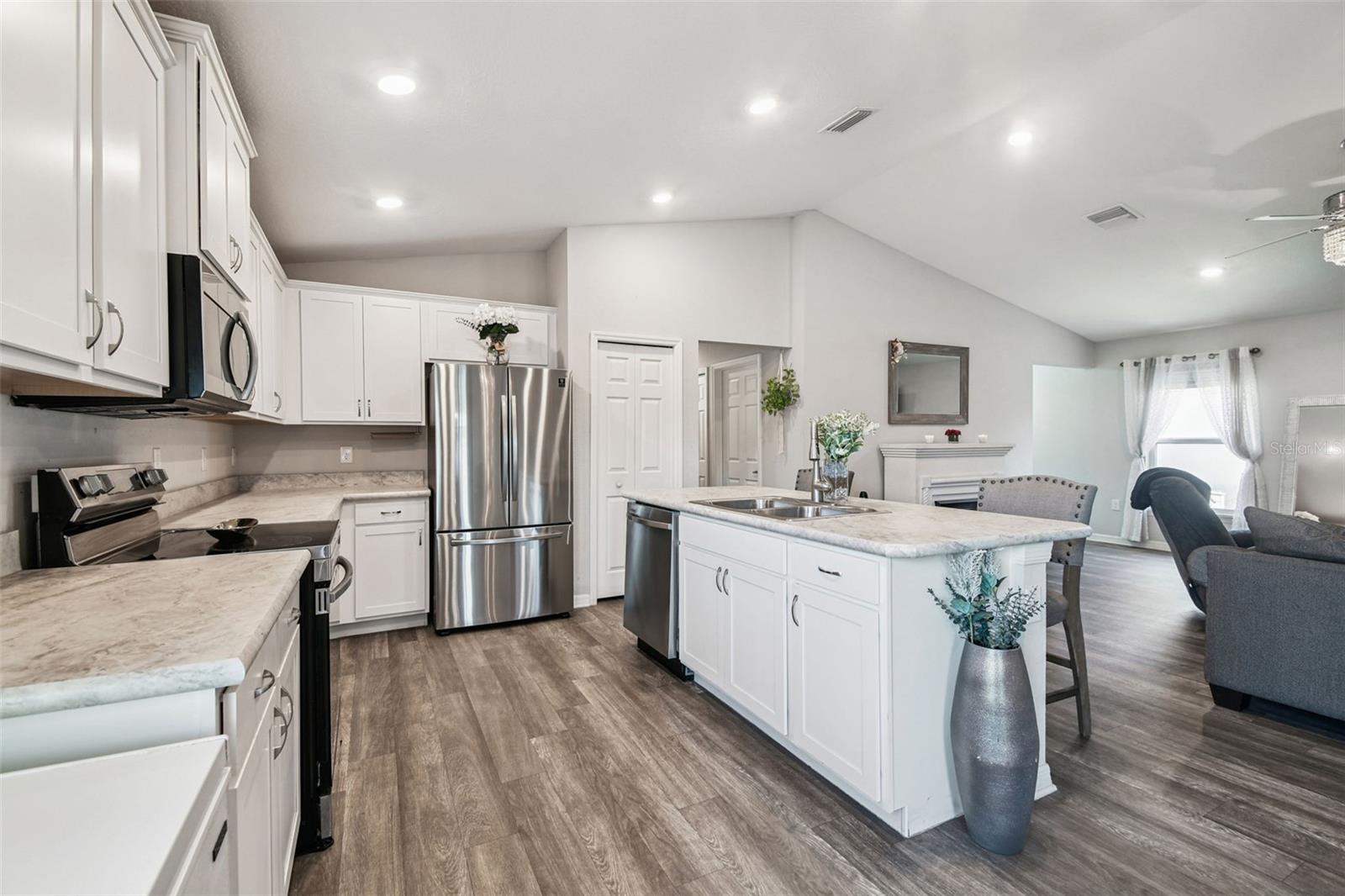 Image 19 of 74 For 114 Eagle Summit Drive