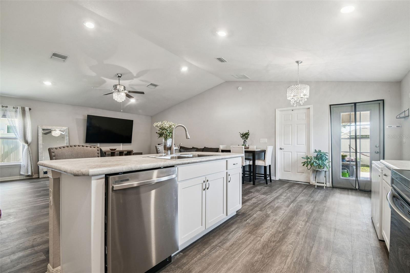 Image 22 of 74 For 114 Eagle Summit Drive