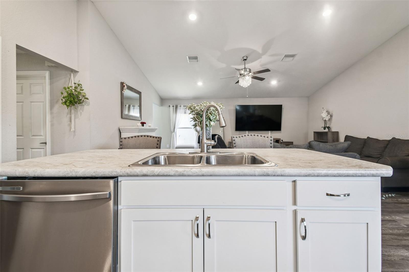 Image 23 of 74 For 114 Eagle Summit Drive