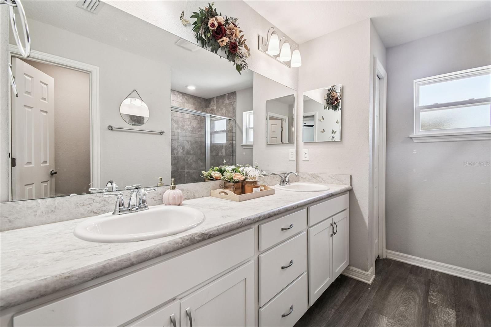 Image 31 of 74 For 114 Eagle Summit Drive