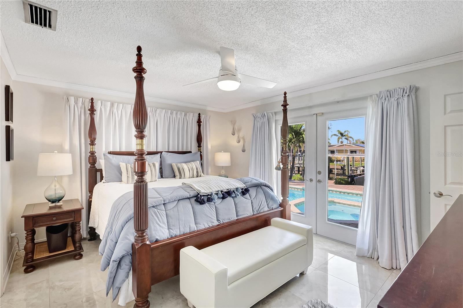 Image 10 of 23 For 1389 47th Avenue Ne