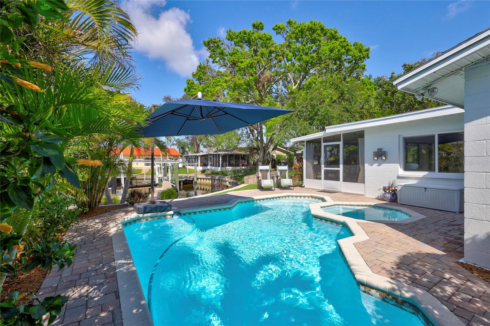 Image 21 of 23 For 1389 47th Avenue Ne