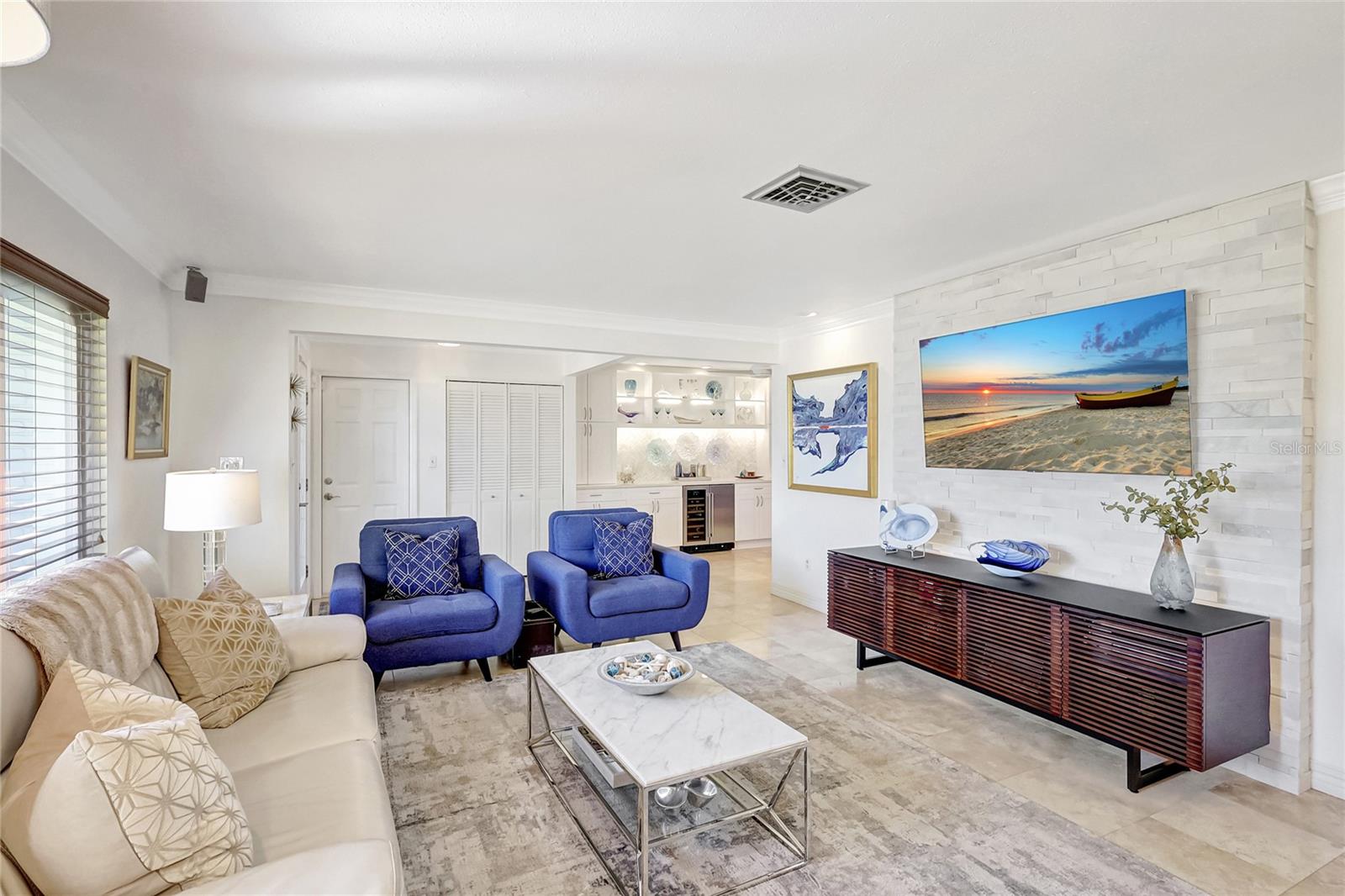 Image 7 of 23 For 1389 47th Avenue Ne