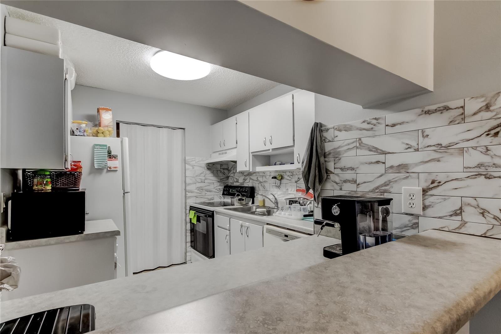 Image 17 of 42 For 3277 Fox Chase Circle N 206