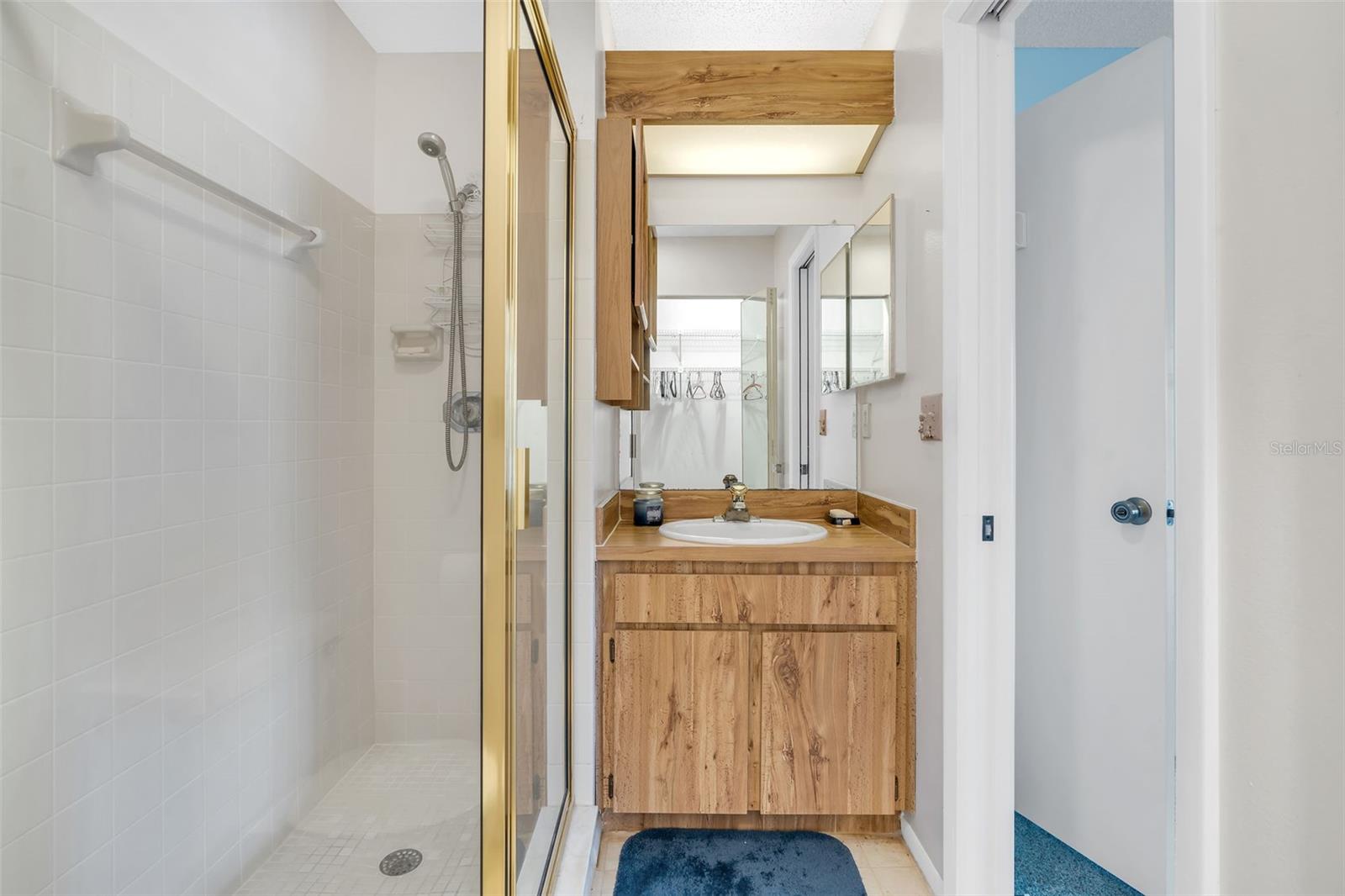 Image 12 of 25 For 220 Orion Lane 89