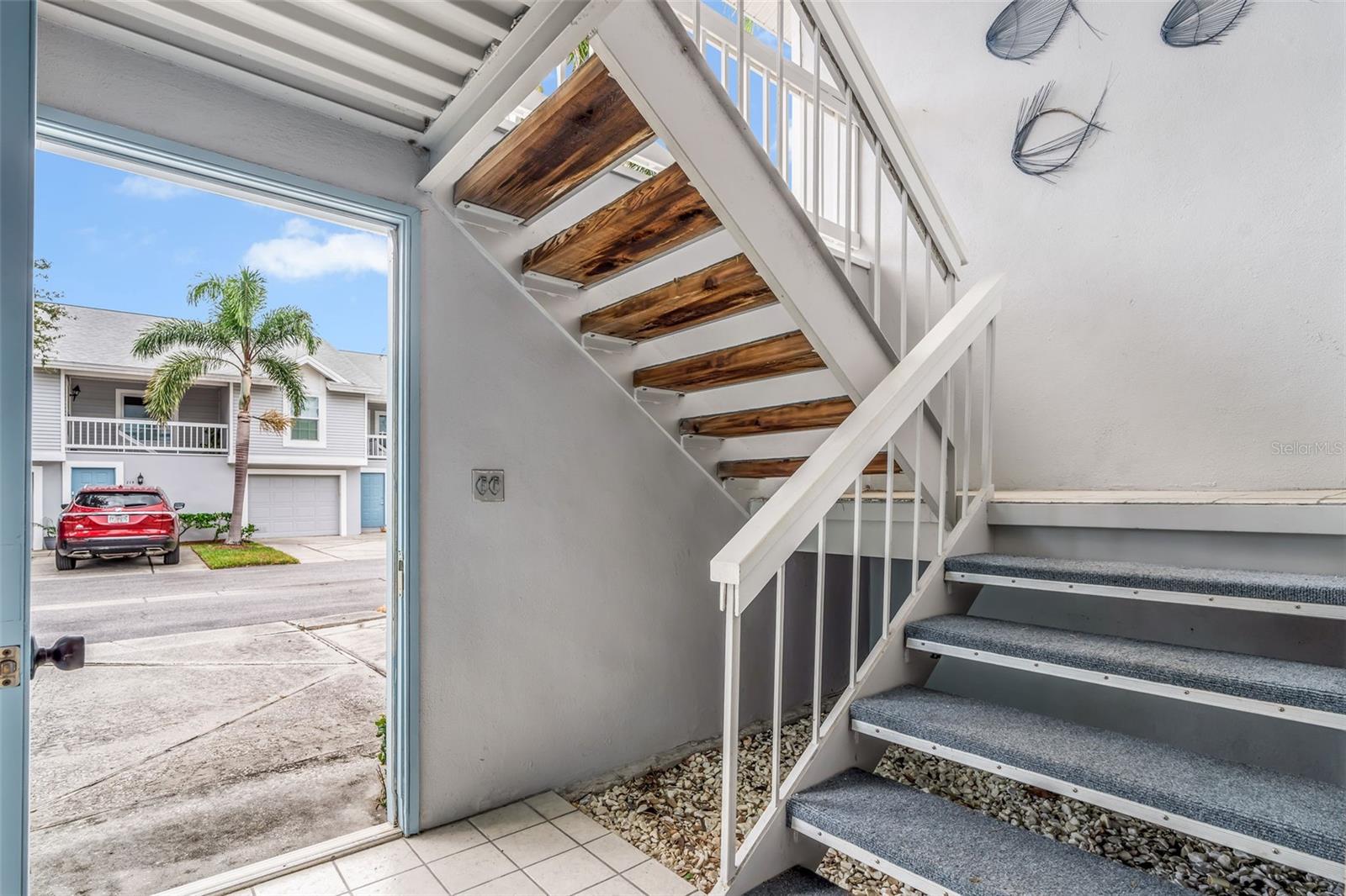 Image 18 of 25 For 220 Orion Lane 89