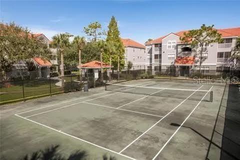 Image 21 of 22 For 18001 Richmond Place Drive 836