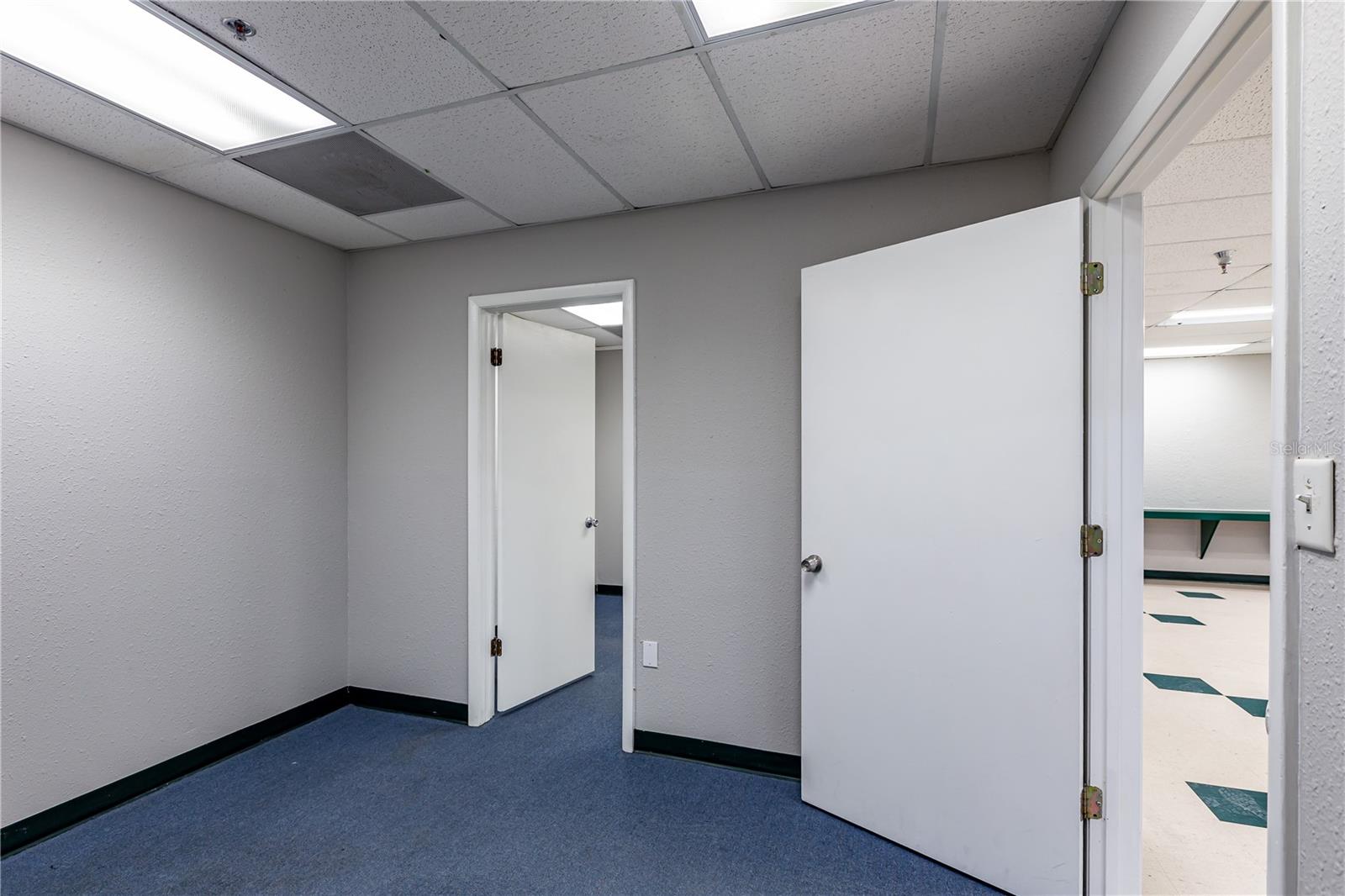 Image 12 of 39 For 4501 Columbus Drive 3