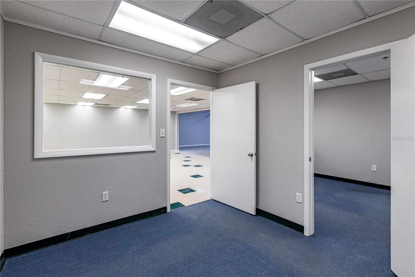 Image 15 of 39 For 4501 Columbus Drive 3