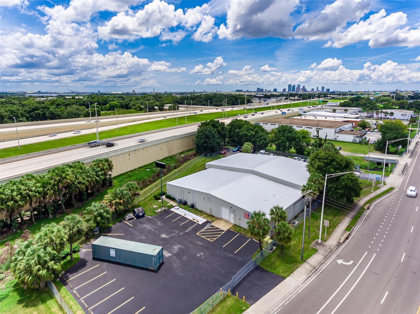 Image 2 of 39 For 4501 Columbus Drive 3