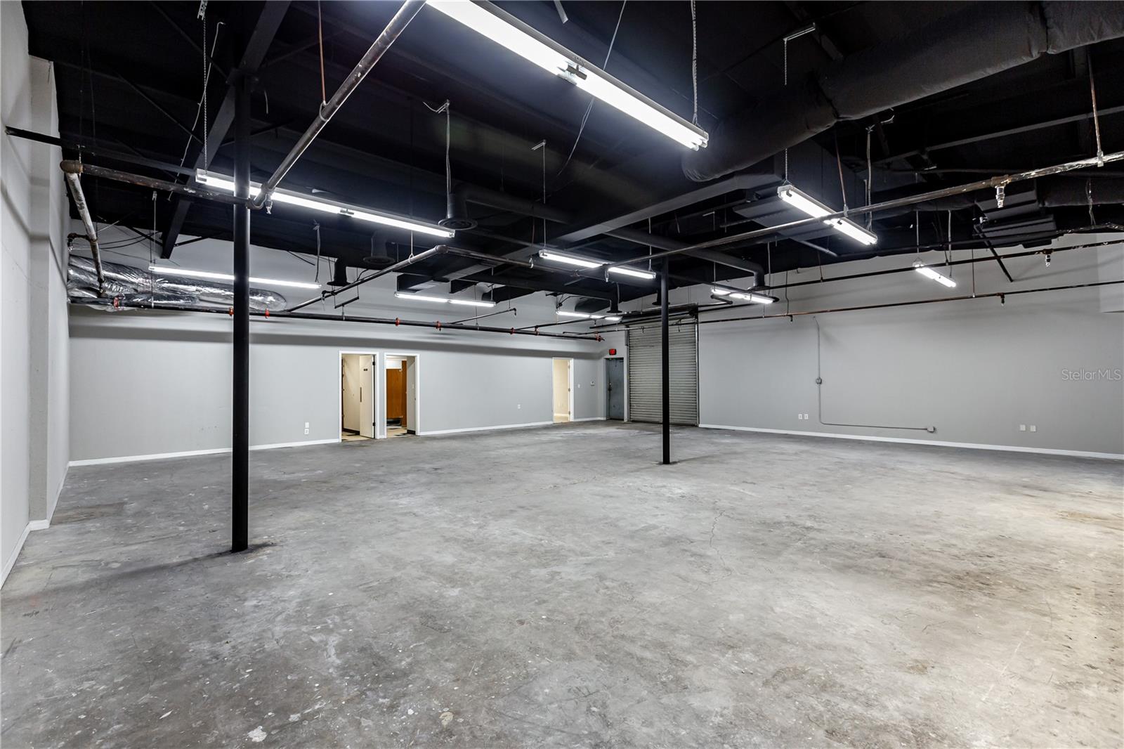 Image 24 of 39 For 4501 Columbus Drive 3