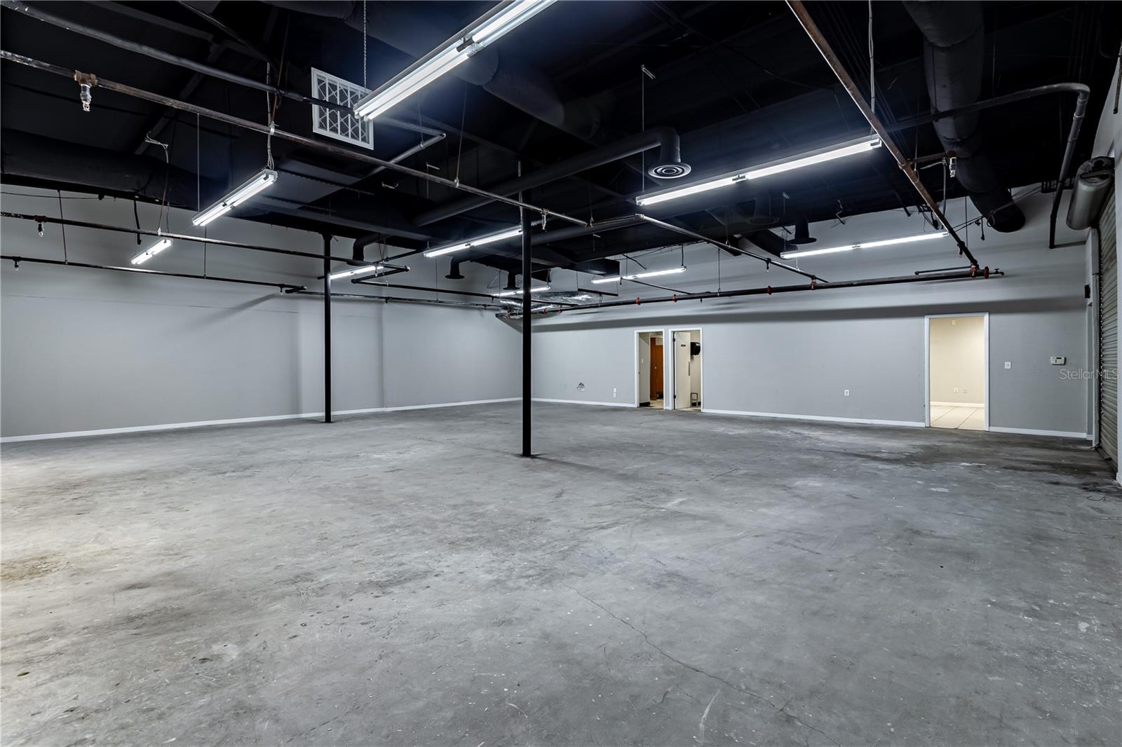 Image 7 of 39 For 4501 Columbus Drive 3