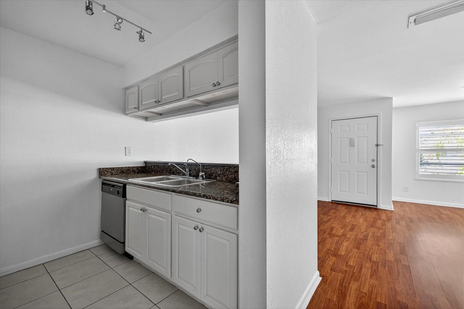 Image 9 of 24 For 5440 Macdill Avenue 3i