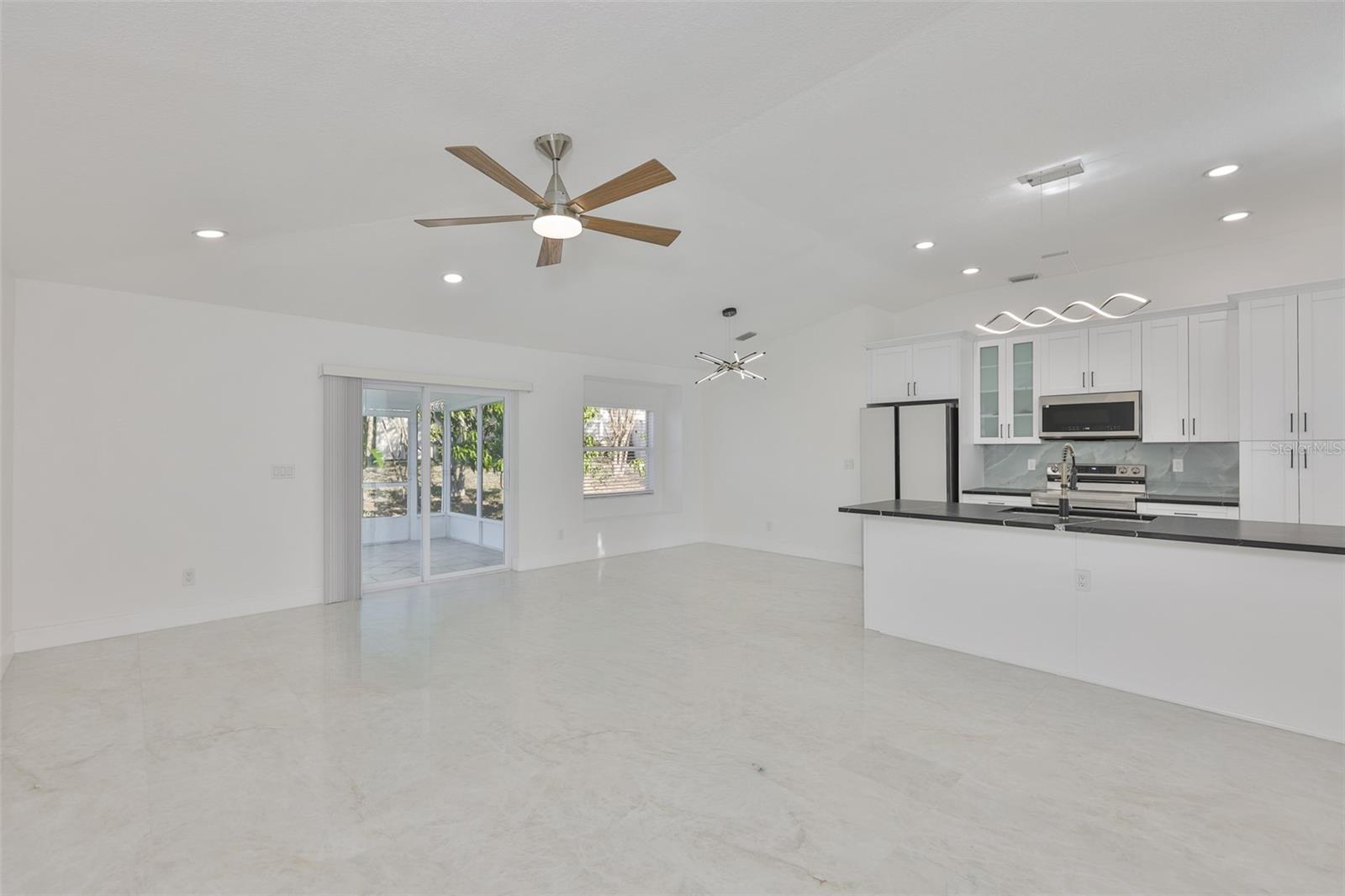 Image 2 of 54 For 4423 Horseshoe Pick Lane