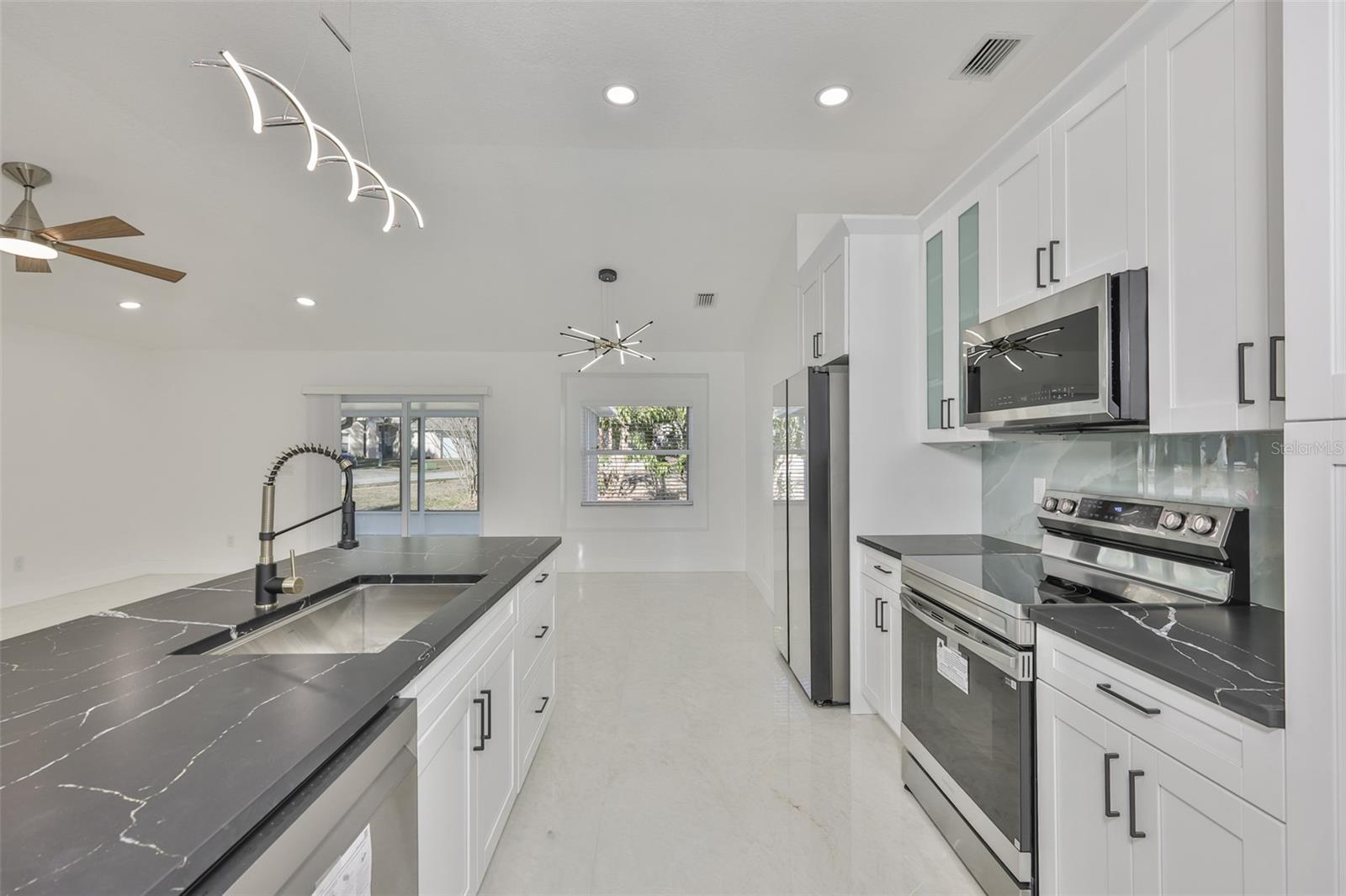 Image 3 of 54 For 4423 Horseshoe Pick Lane