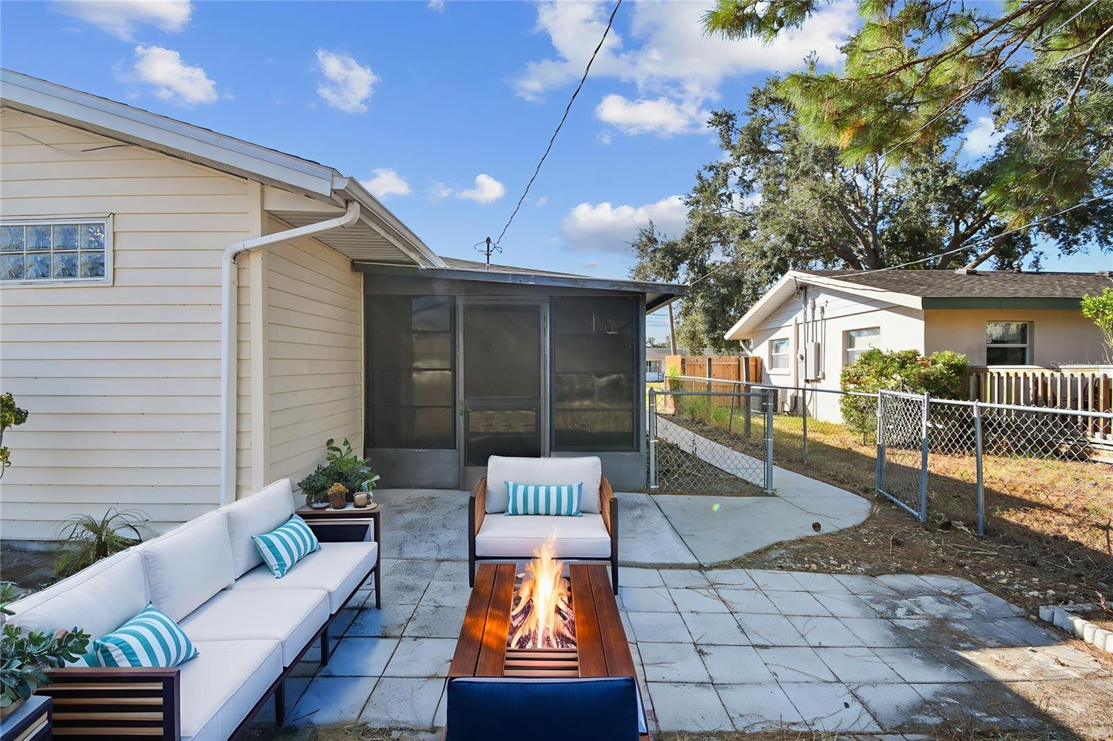 Image 7 of 22 For 2203 48th Avenue W