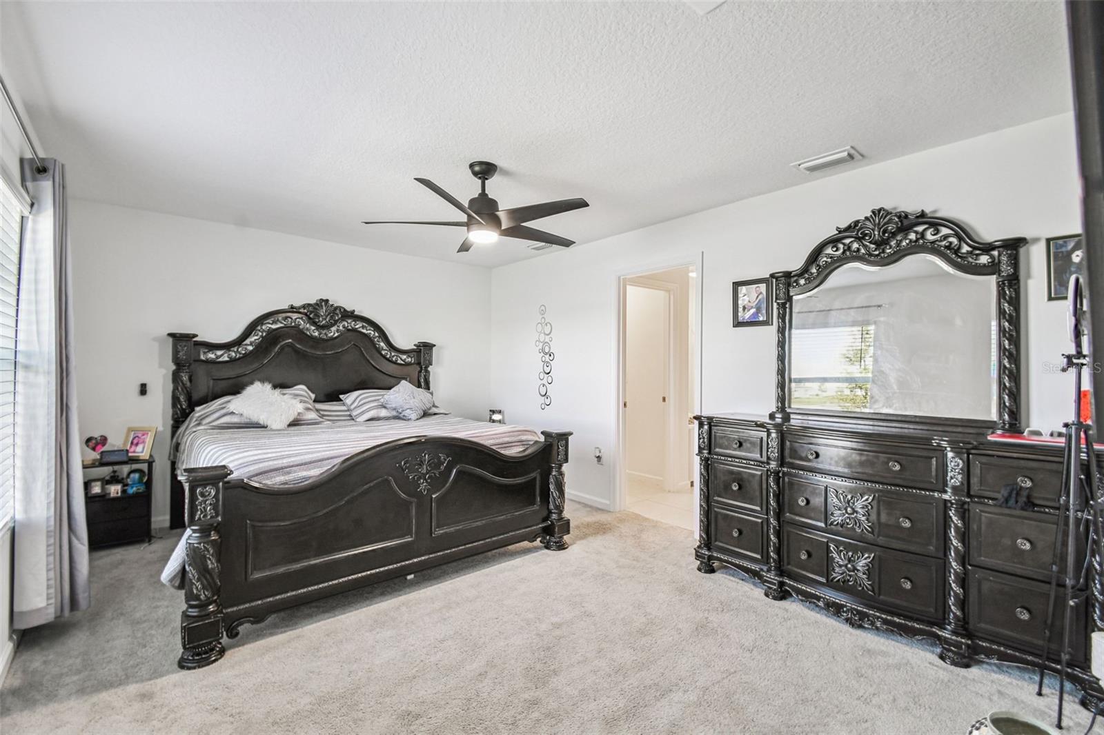 Image 23 of 65 For 702 Papillon Street Sw