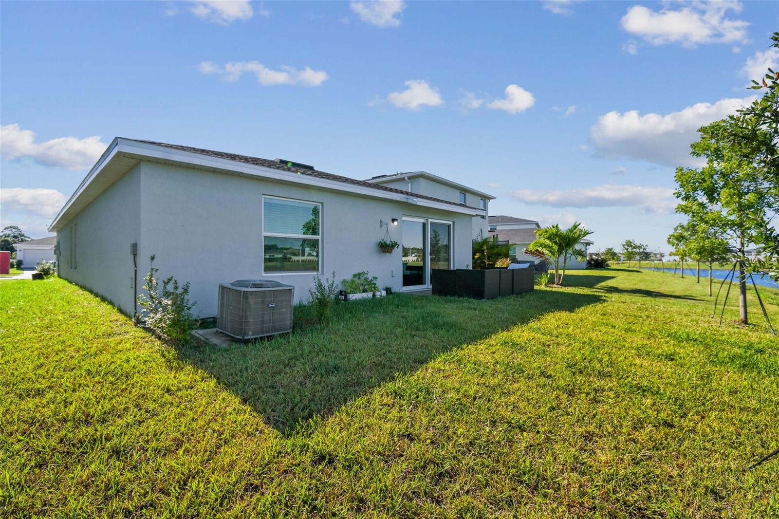 Image 32 of 65 For 702 Papillon Street Sw