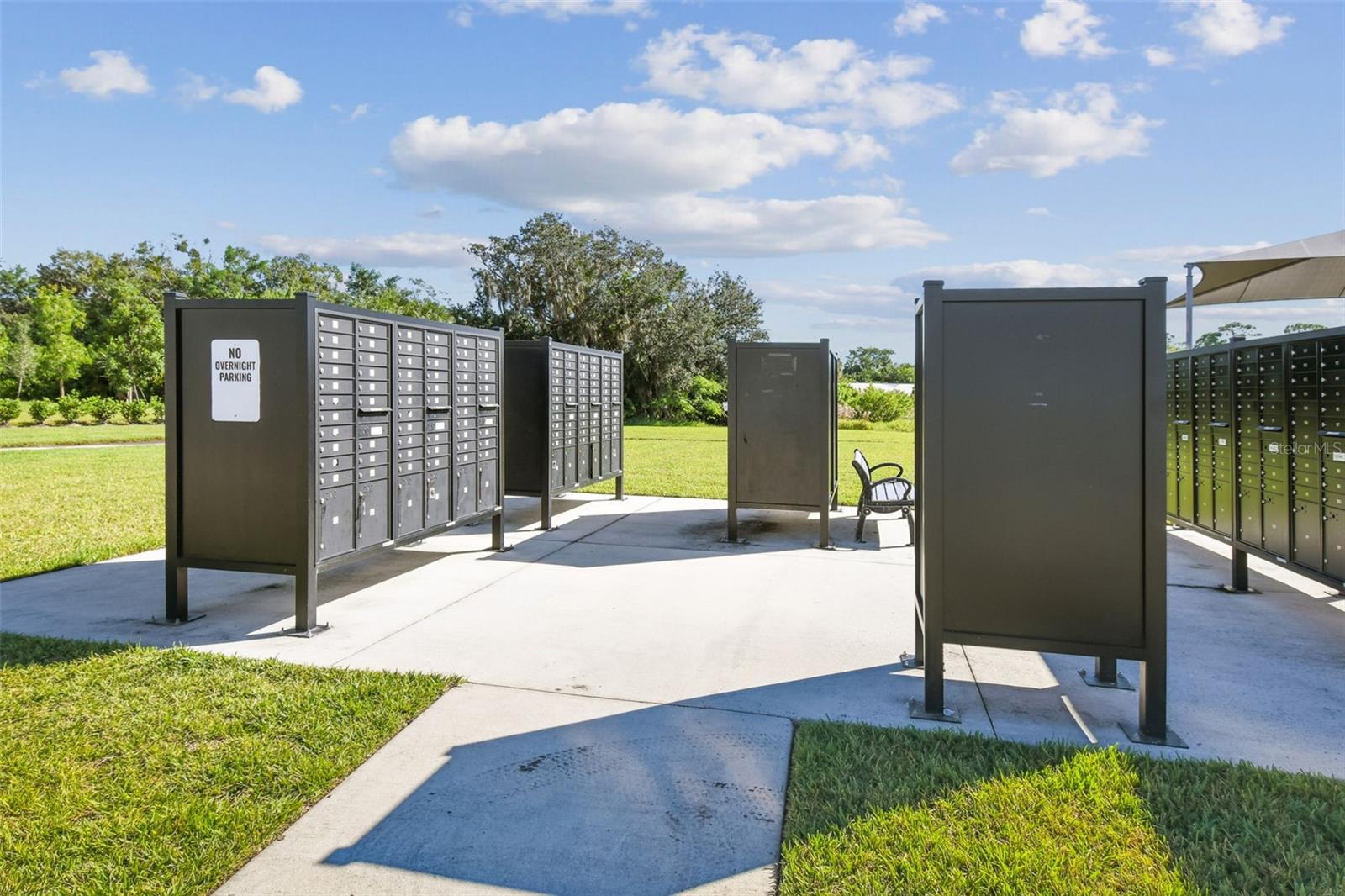 Image 34 of 65 For 702 Papillon Street Sw