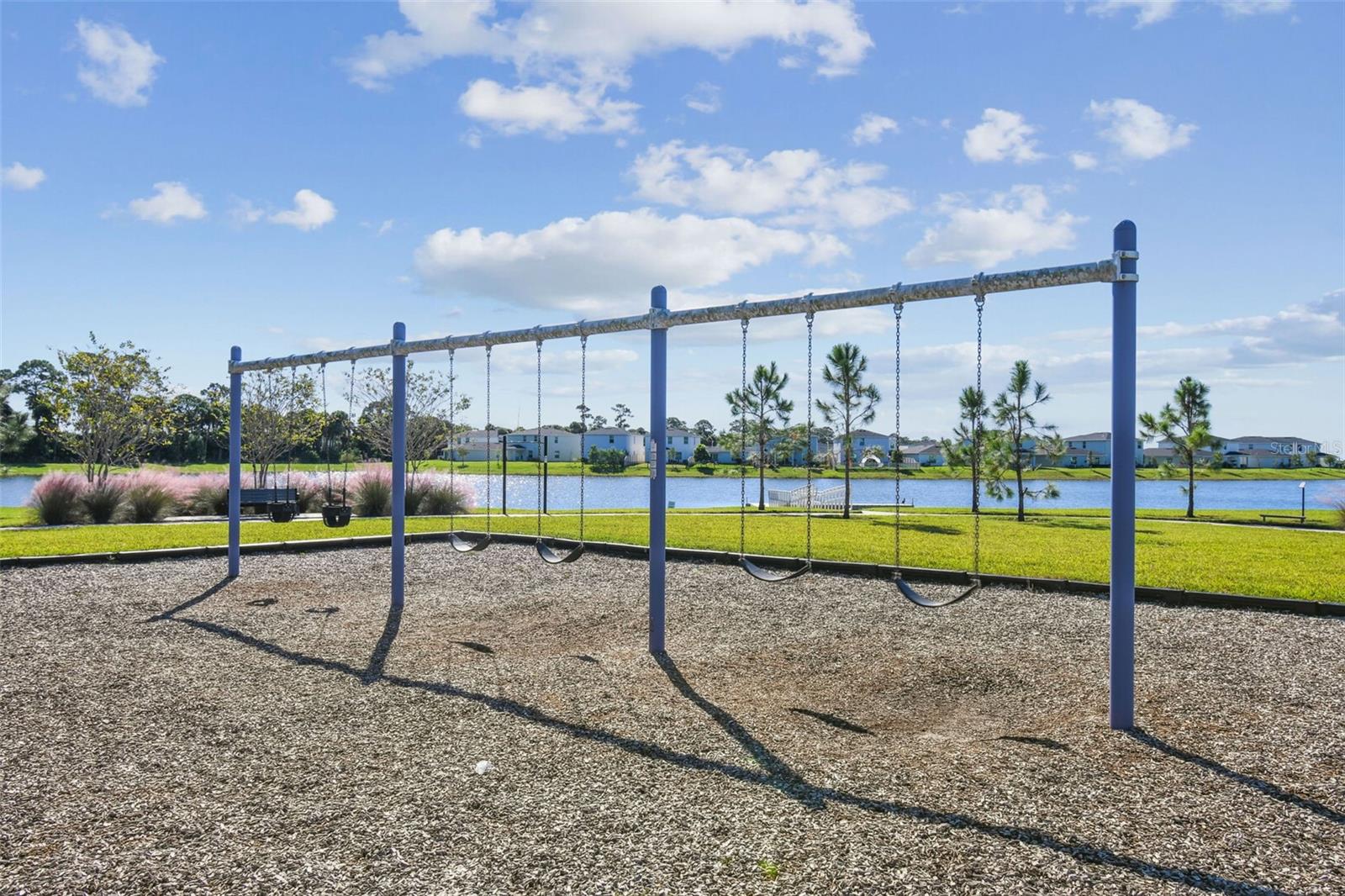 Image 37 of 65 For 702 Papillon Street Sw