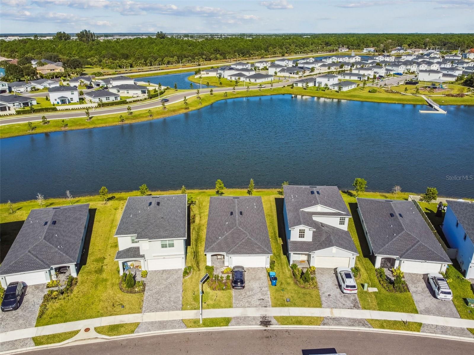 Image 43 of 65 For 702 Papillon Street Sw