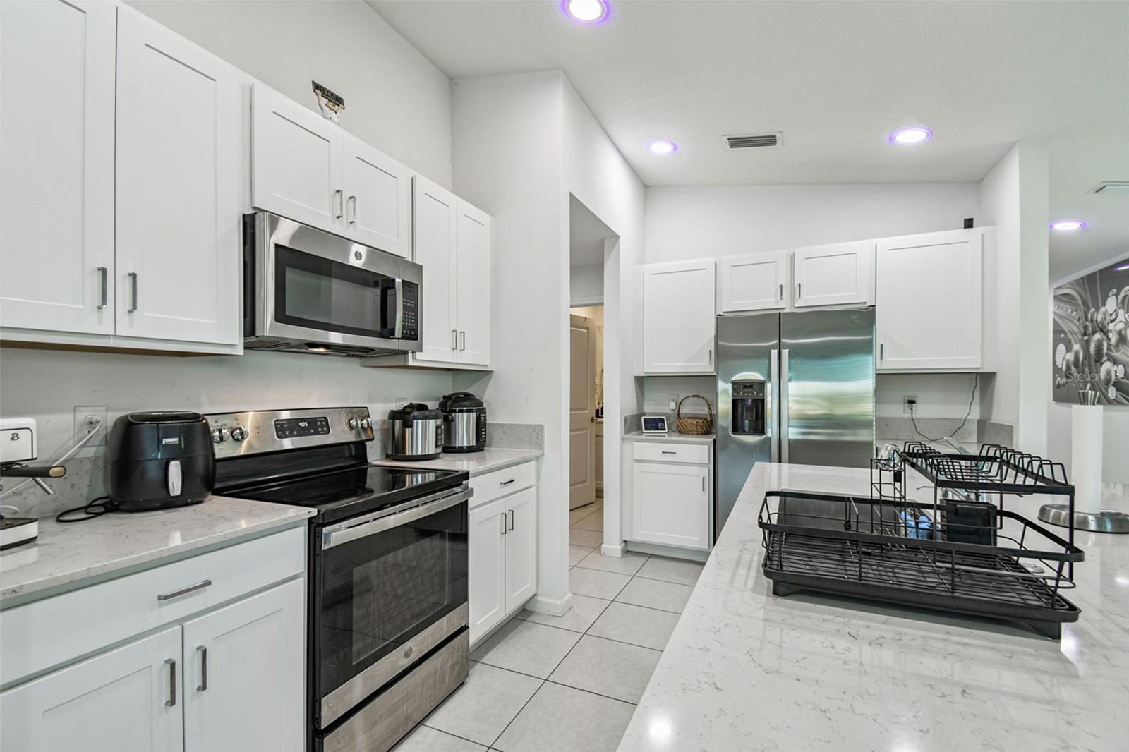 Image 8 of 65 For 702 Papillon Street Sw