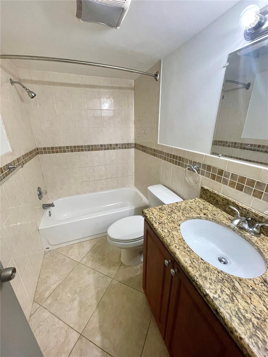 Image 11 of 14 For 5221 Bayshore Boulevard 21