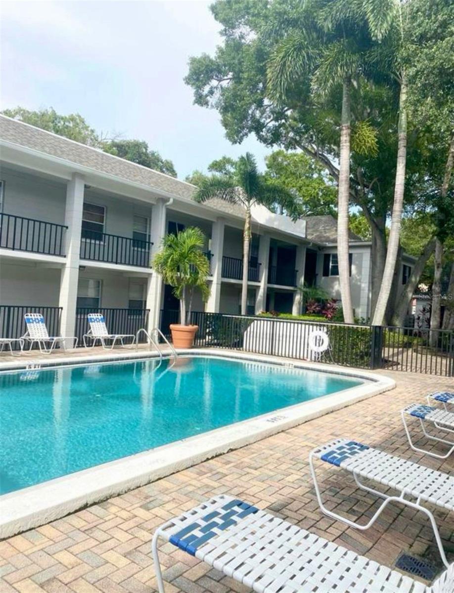 Image 12 of 14 For 5221 Bayshore Boulevard 21