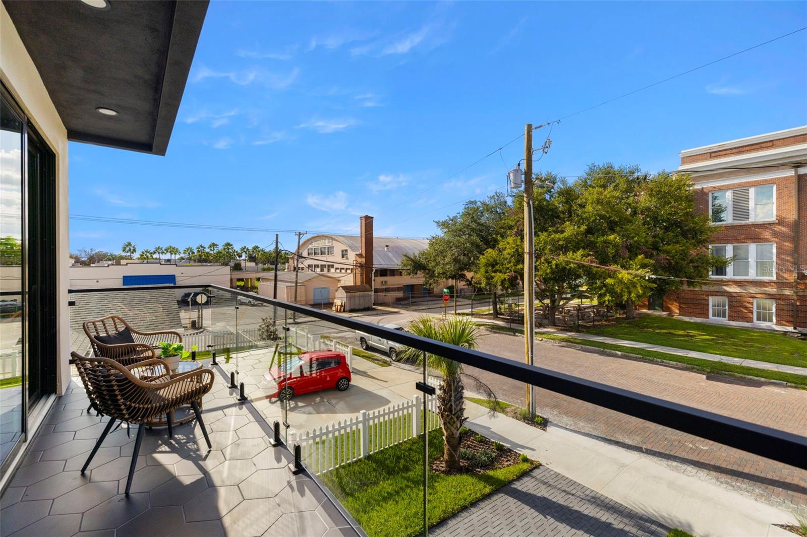 Image 18 of 34 For 212 Euclid Avenue B