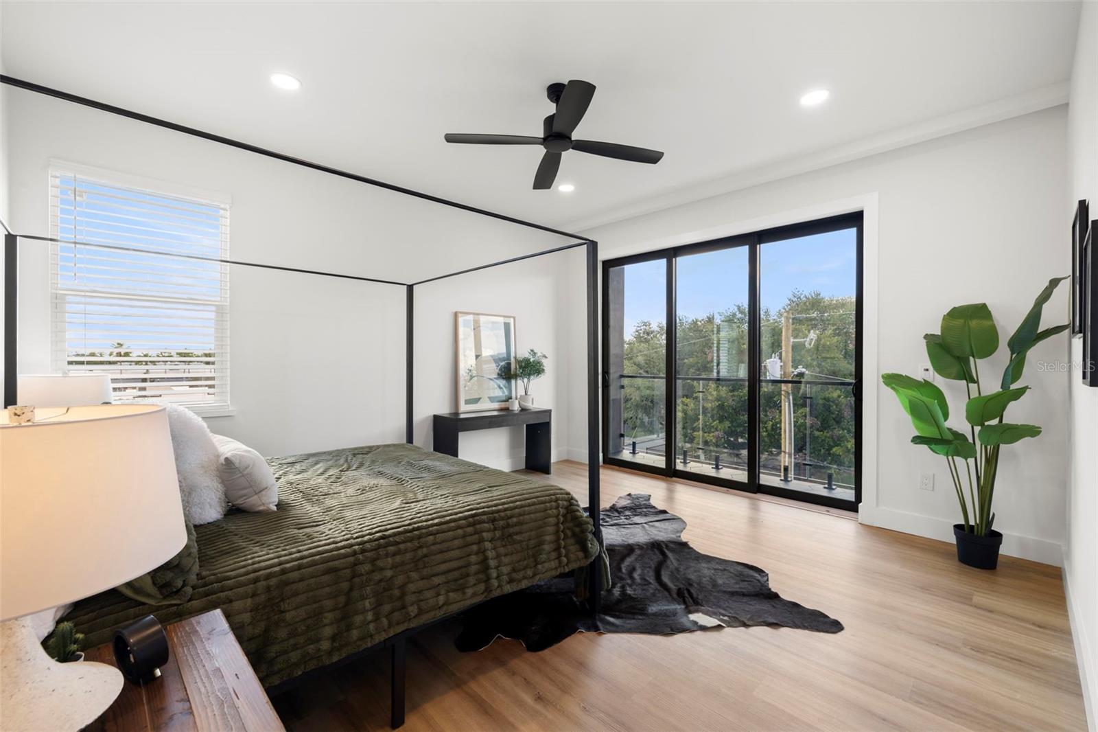 Image 21 of 34 For 212 Euclid Avenue B