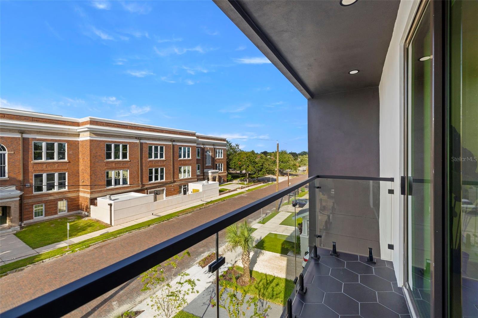 Image 26 of 34 For 212 Euclid Avenue B