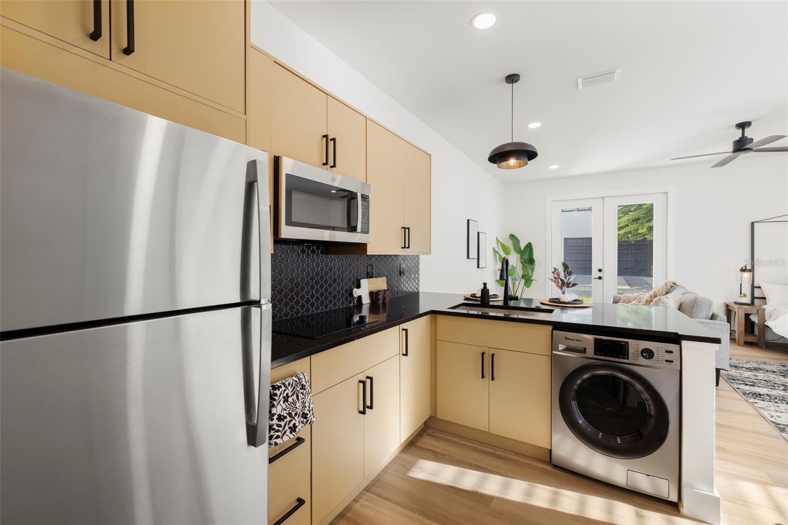 Image 3 of 34 For 212 Euclid Avenue B