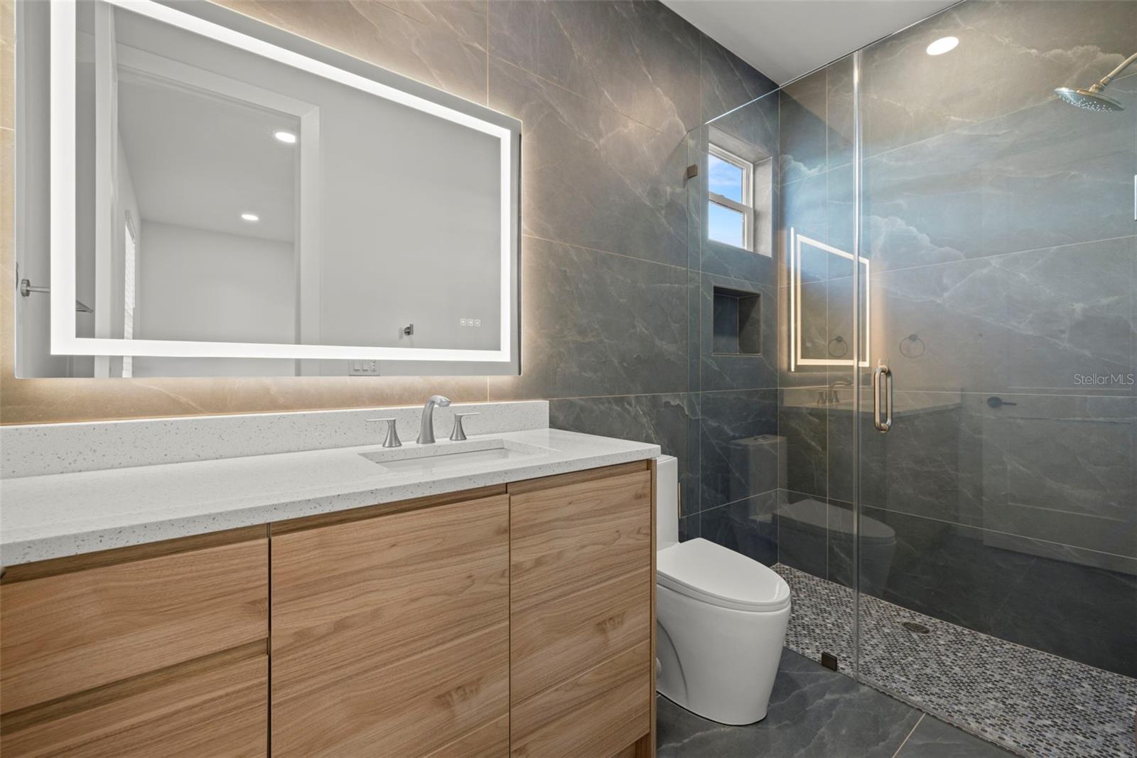 Image 31 of 34 For 212 Euclid Avenue B