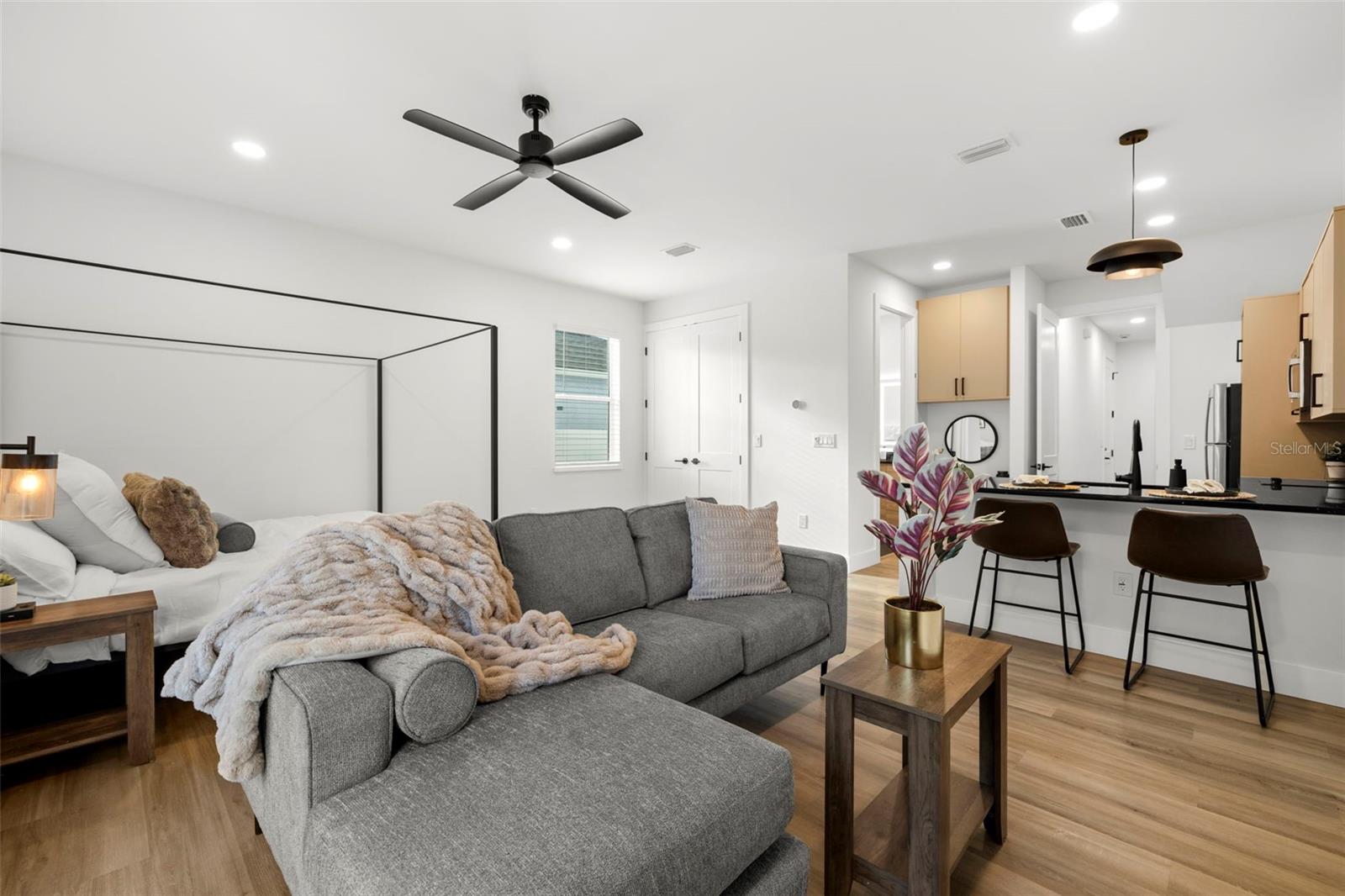 Image 6 of 34 For 212 Euclid Avenue B