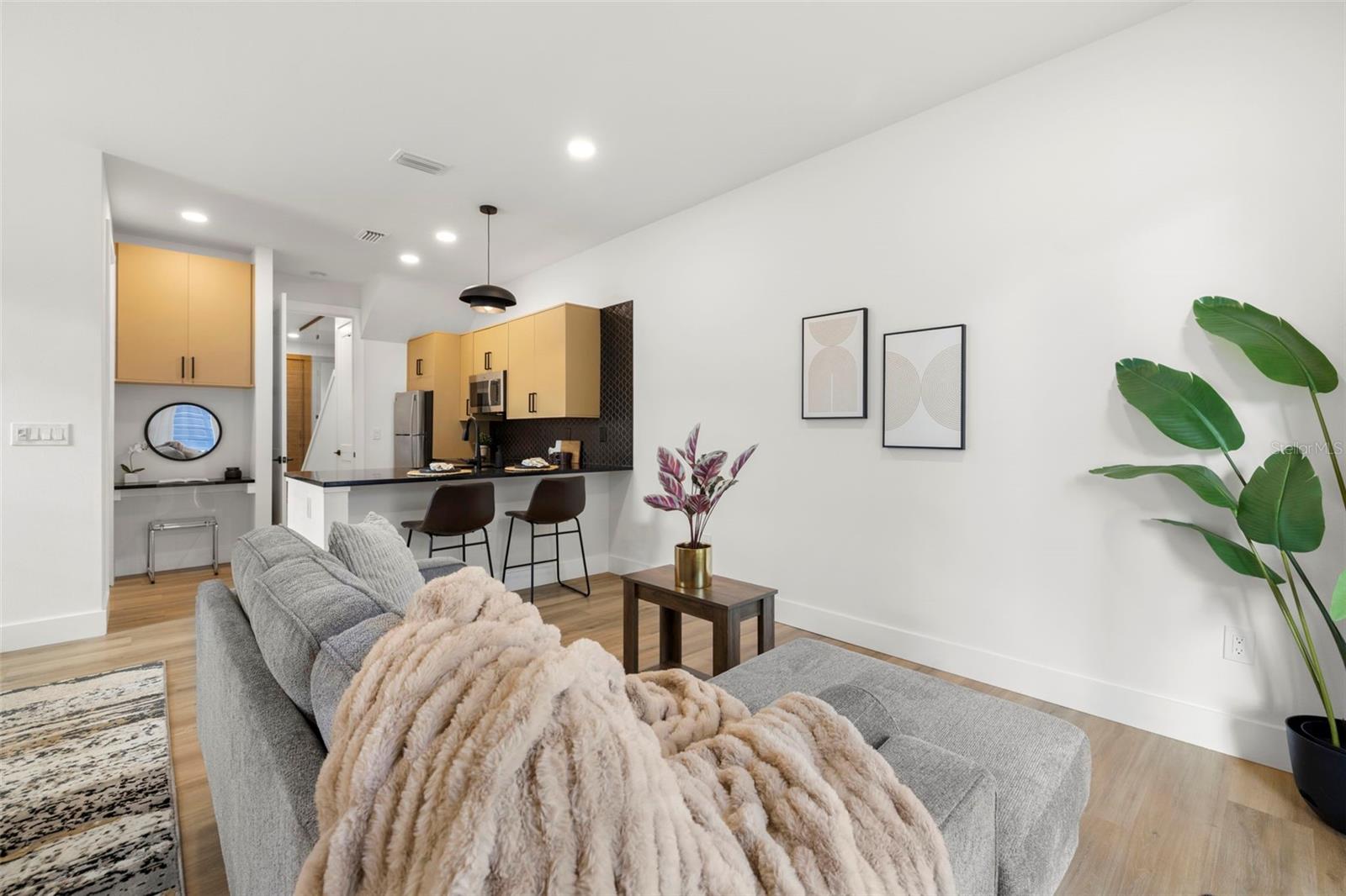 Image 8 of 34 For 212 Euclid Avenue B