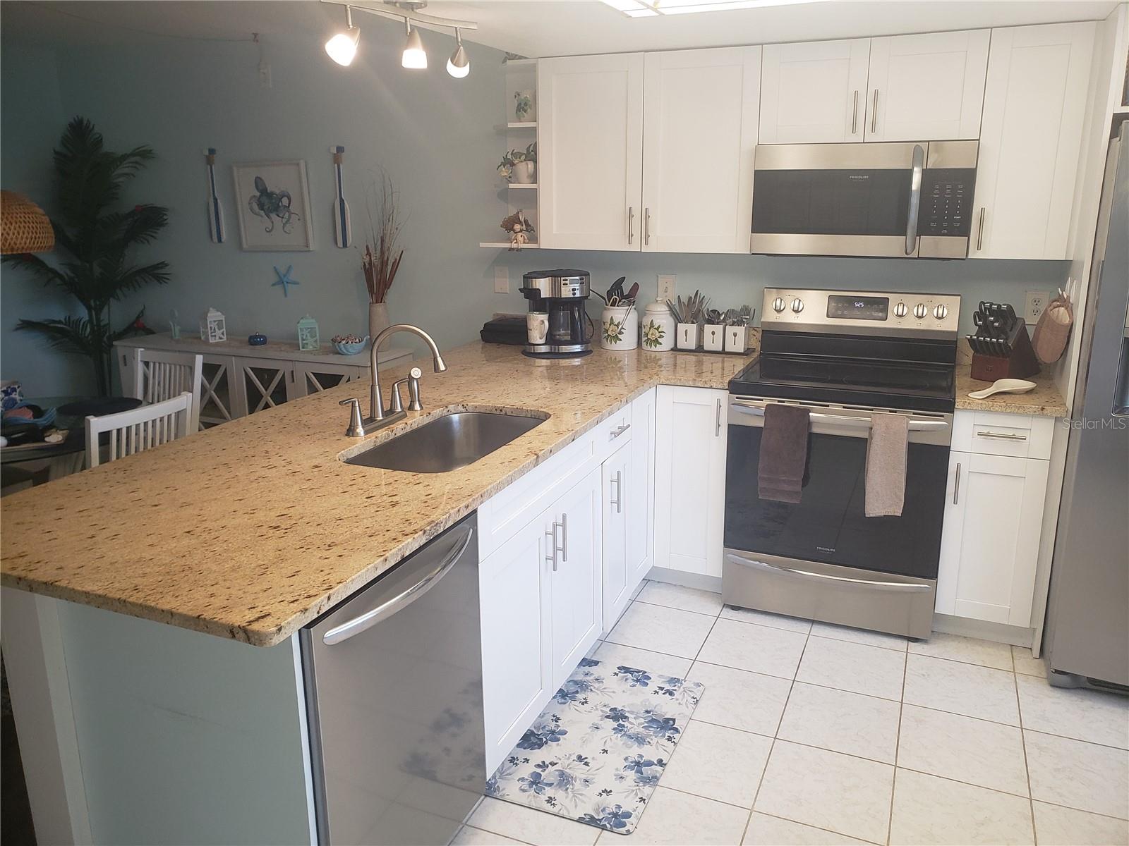 Image 10 of 38 For 9615 Brassie Court