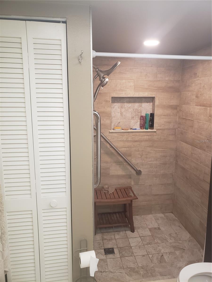 Image 14 of 38 For 9615 Brassie Court