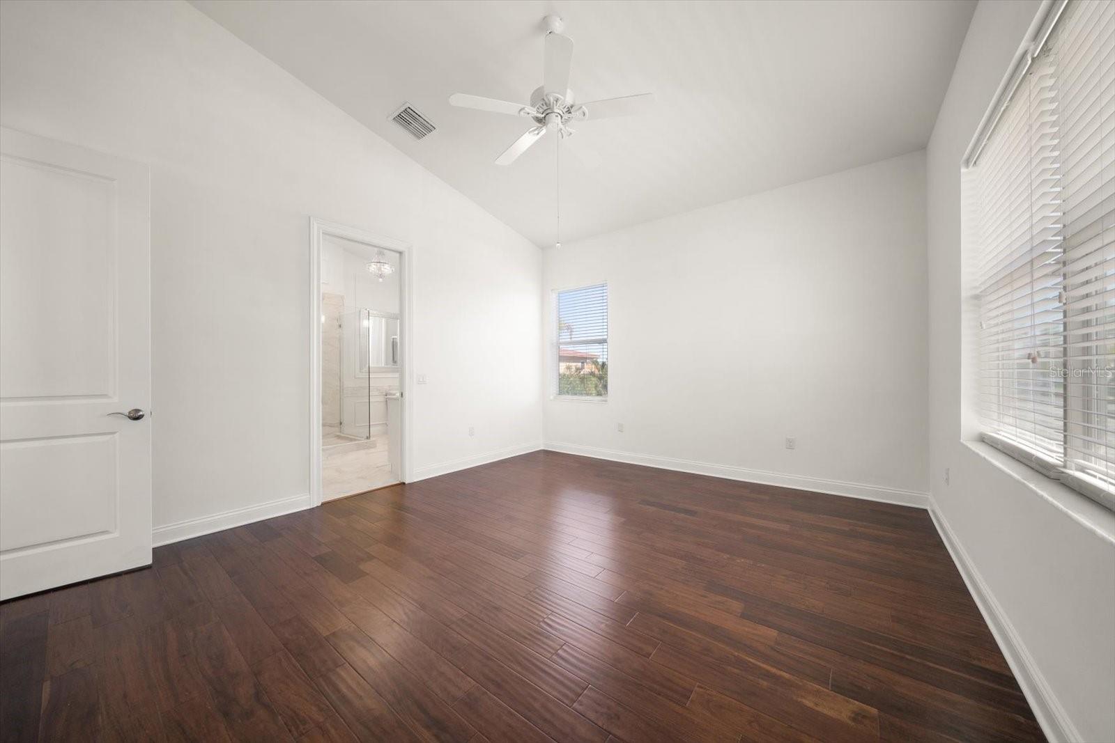 Image 28 of 68 For 109 15th Street