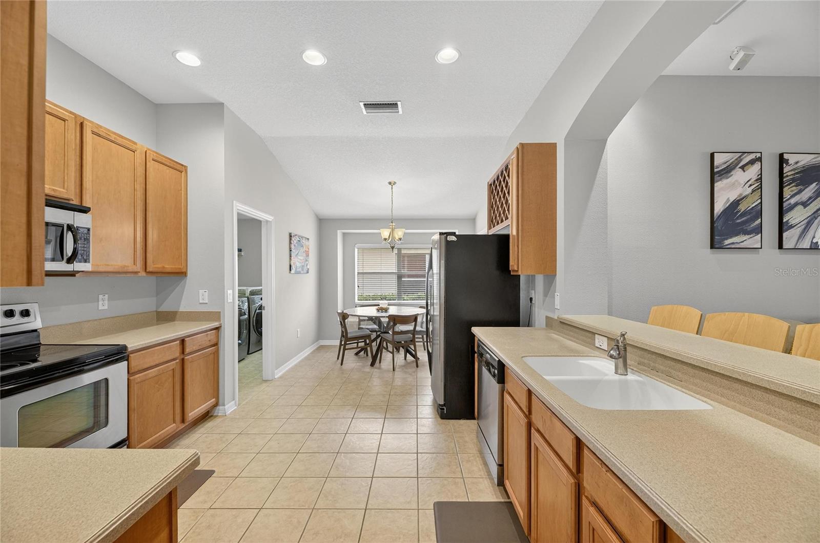 Image 10 of 36 For 424 Down Pine Drive