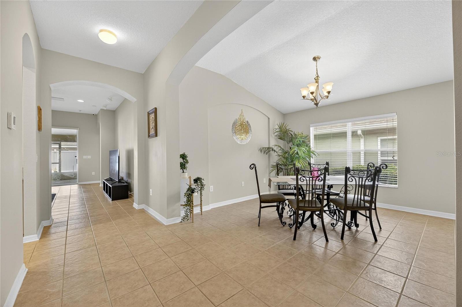 Image 12 of 36 For 424 Down Pine Drive