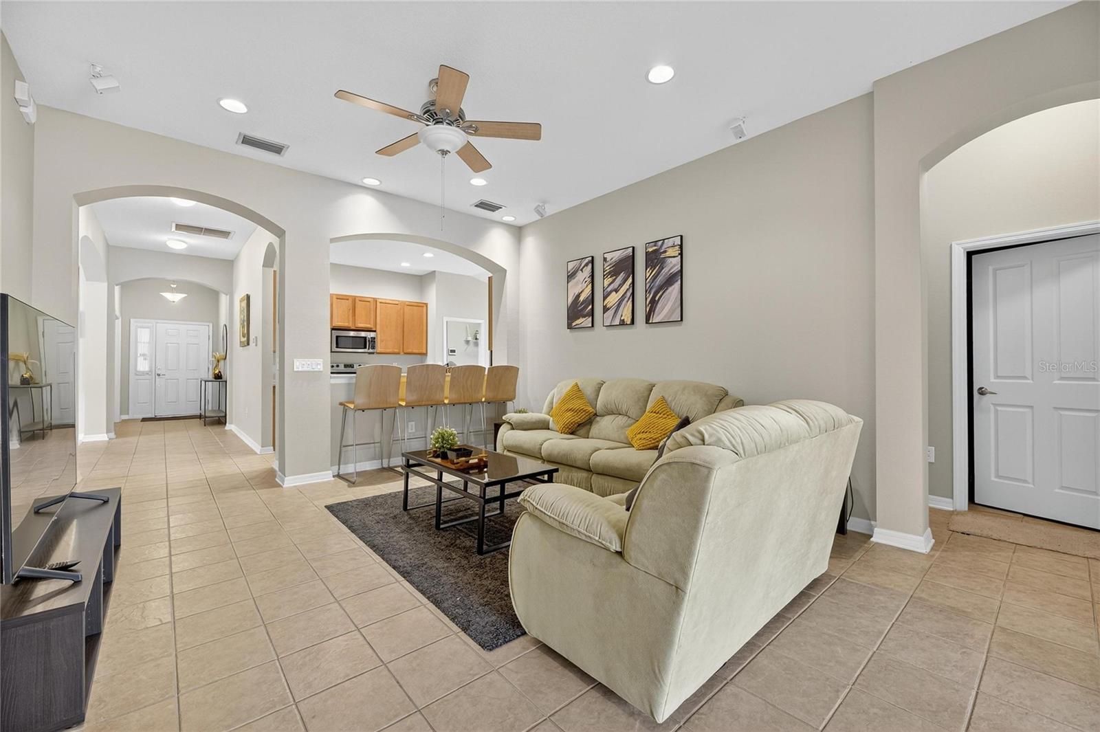 Image 17 of 36 For 424 Down Pine Drive