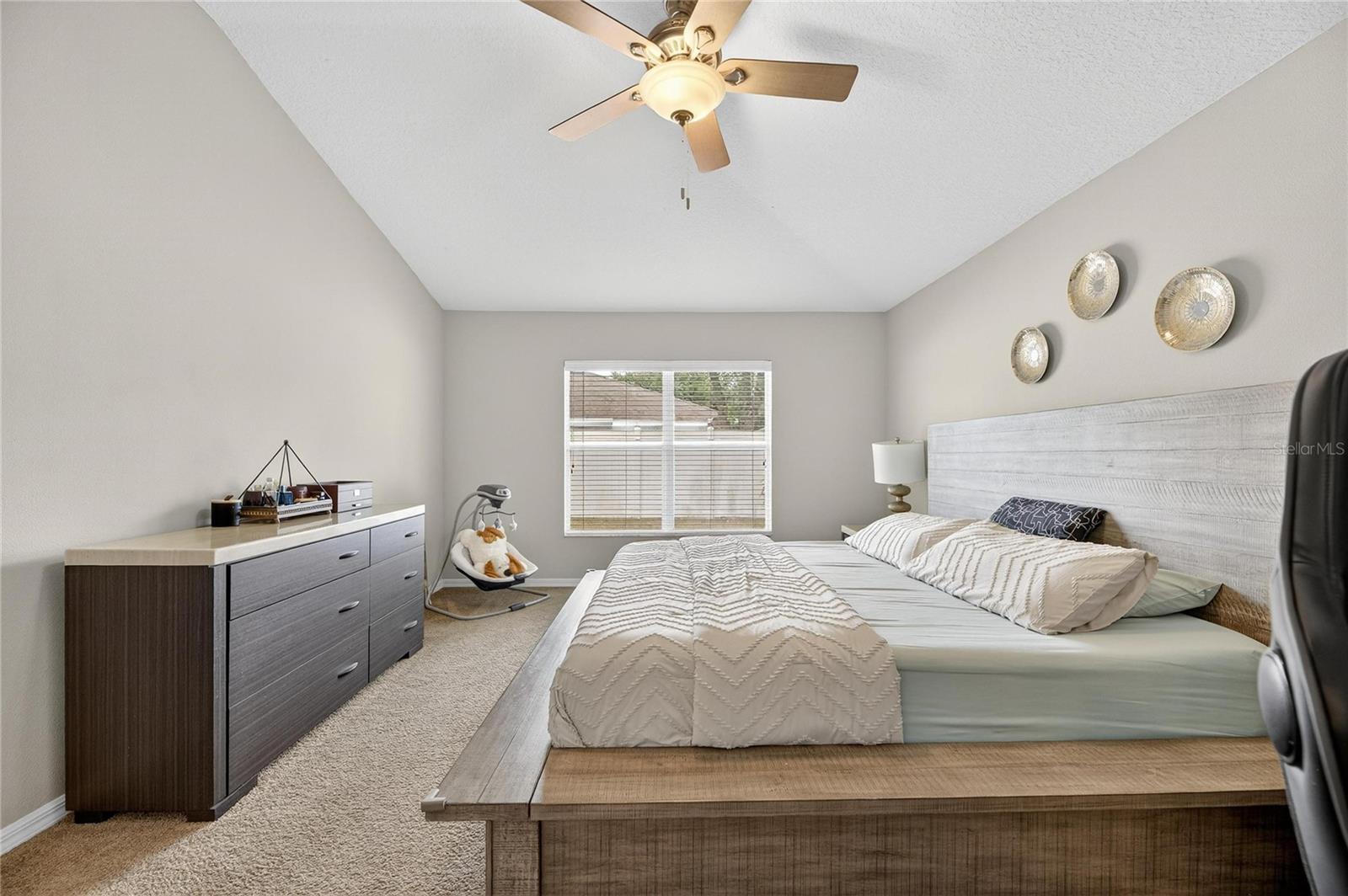 Image 20 of 36 For 424 Down Pine Drive