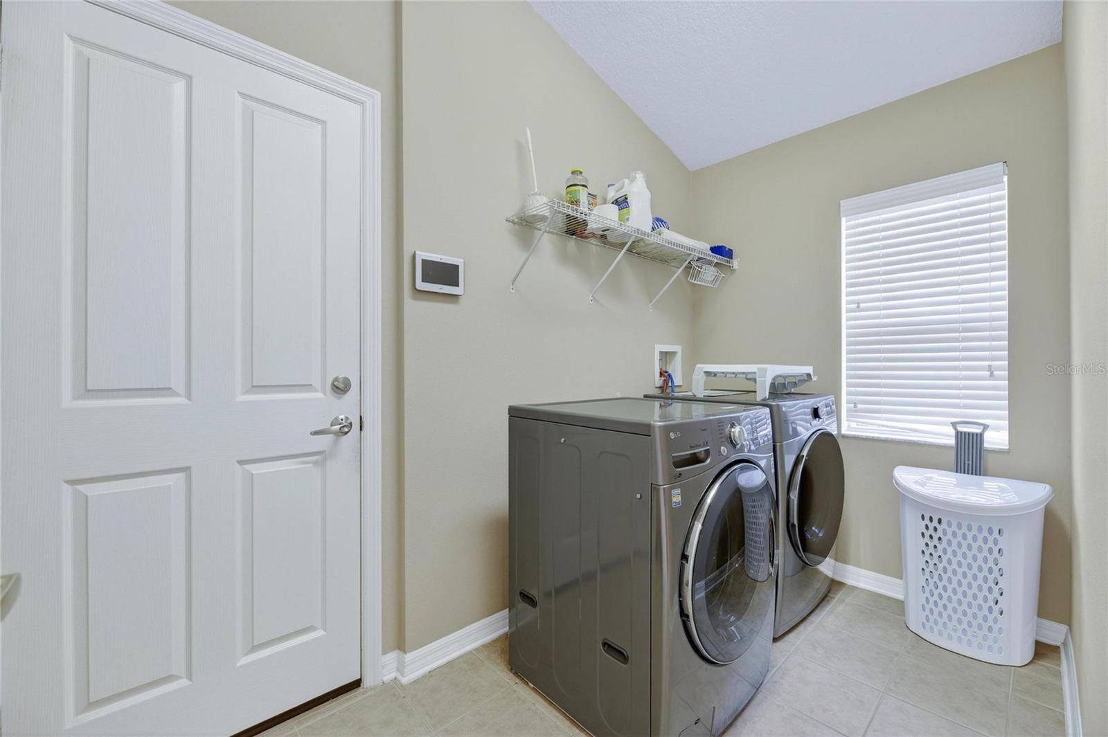 Image 27 of 36 For 424 Down Pine Drive