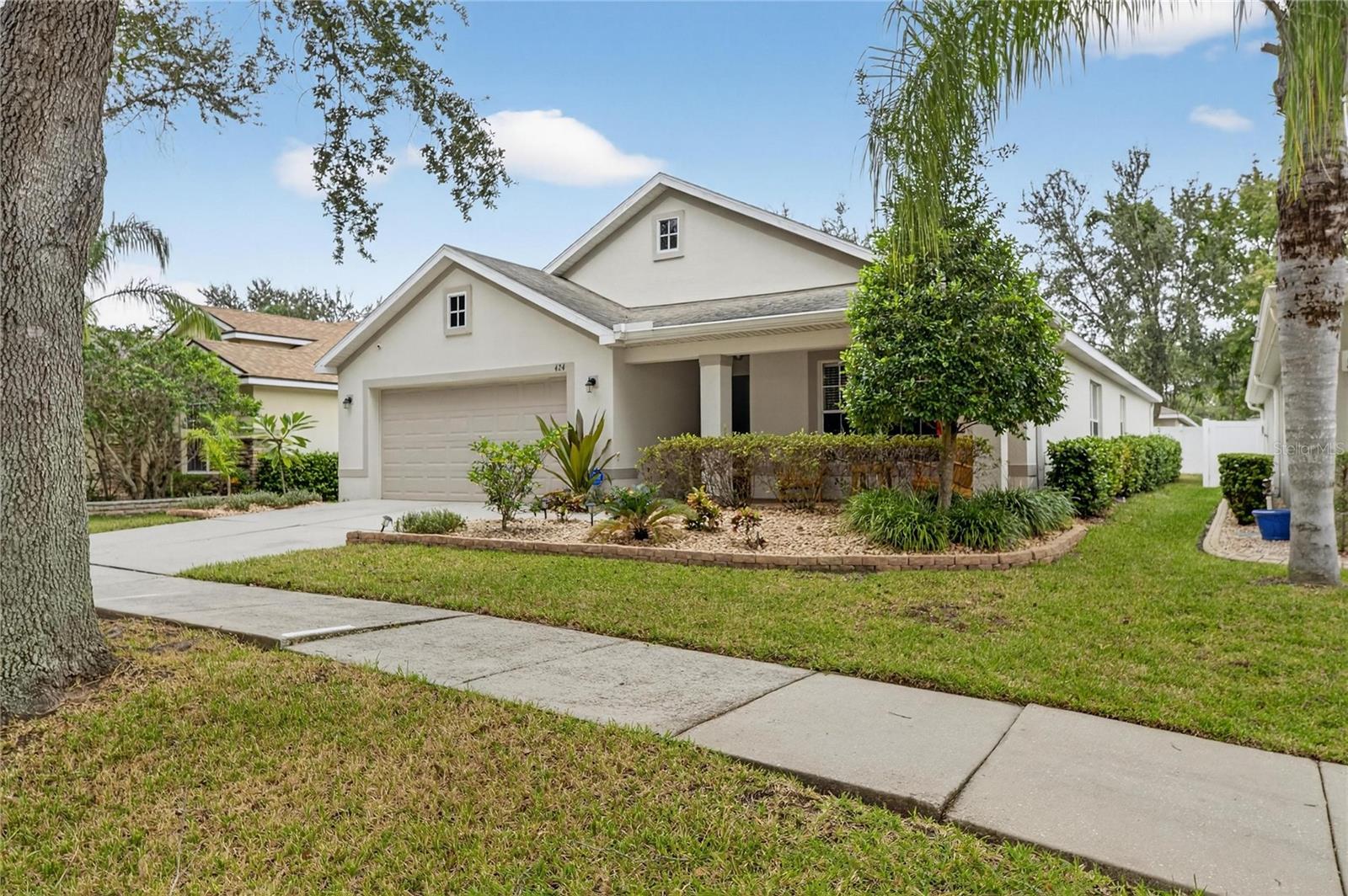 Image 3 of 36 For 424 Down Pine Drive