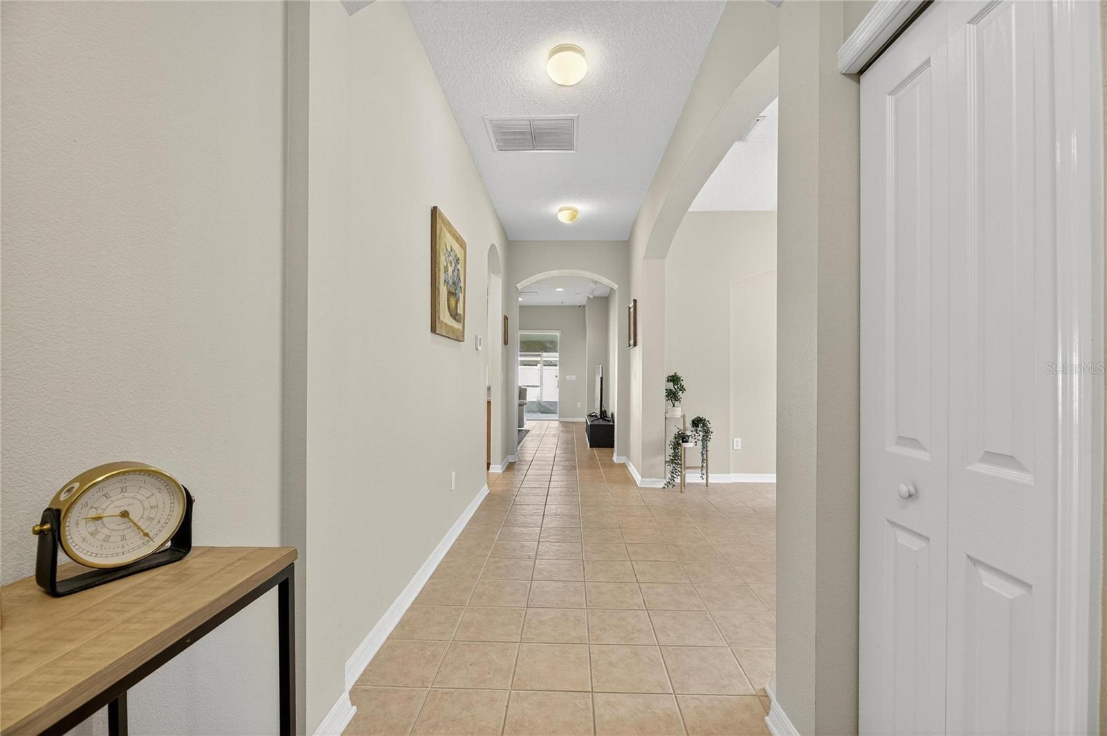 Image 6 of 36 For 424 Down Pine Drive